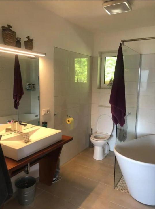 Ruhige Bergvilla In Alleinlage Am Mondsee Mit Seeblick Bergblick Und Whirlpool Innerschwand Exterior photo